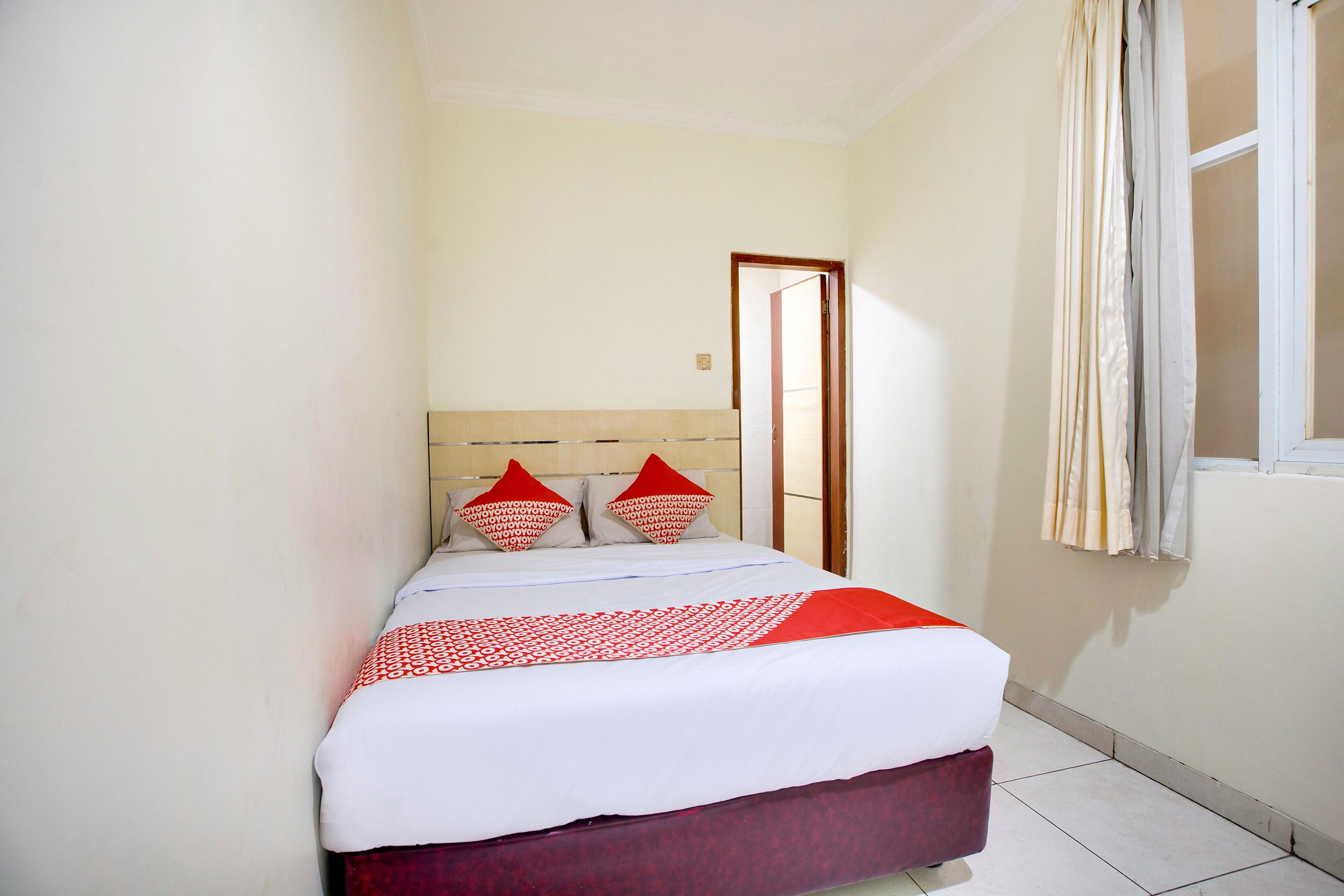 Reddoorz @ Hotel Arimbi Dewi Sartika Baru Bandung Buitenkant foto