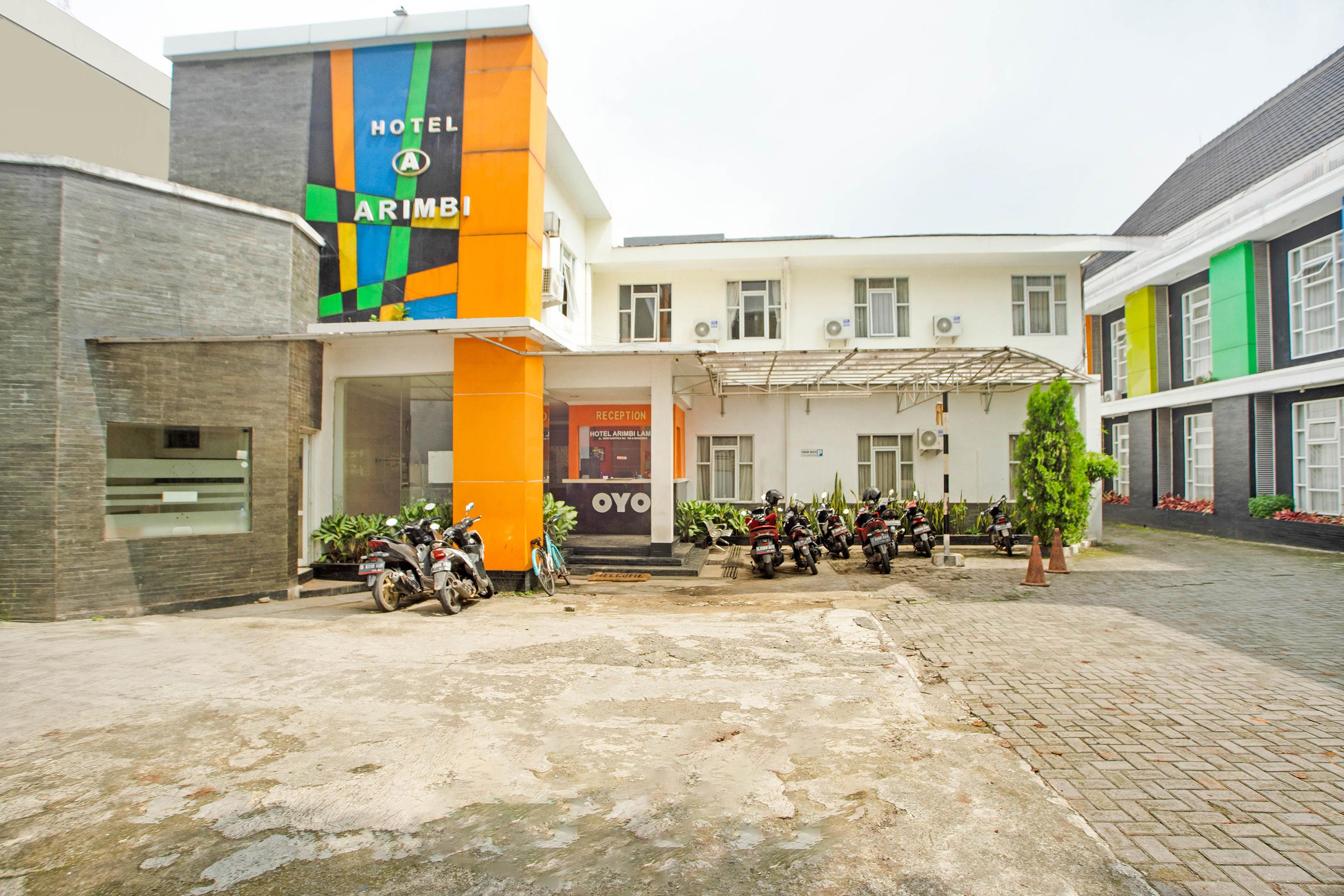 Reddoorz @ Hotel Arimbi Dewi Sartika Baru Bandung Buitenkant foto
